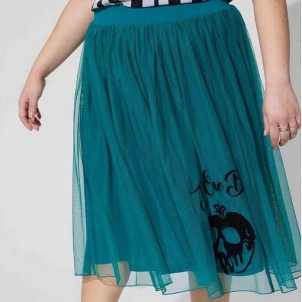 Disney Villains Tutu Skirt Women Size 5 Teal Just One Bite Poison Apple Mesh
